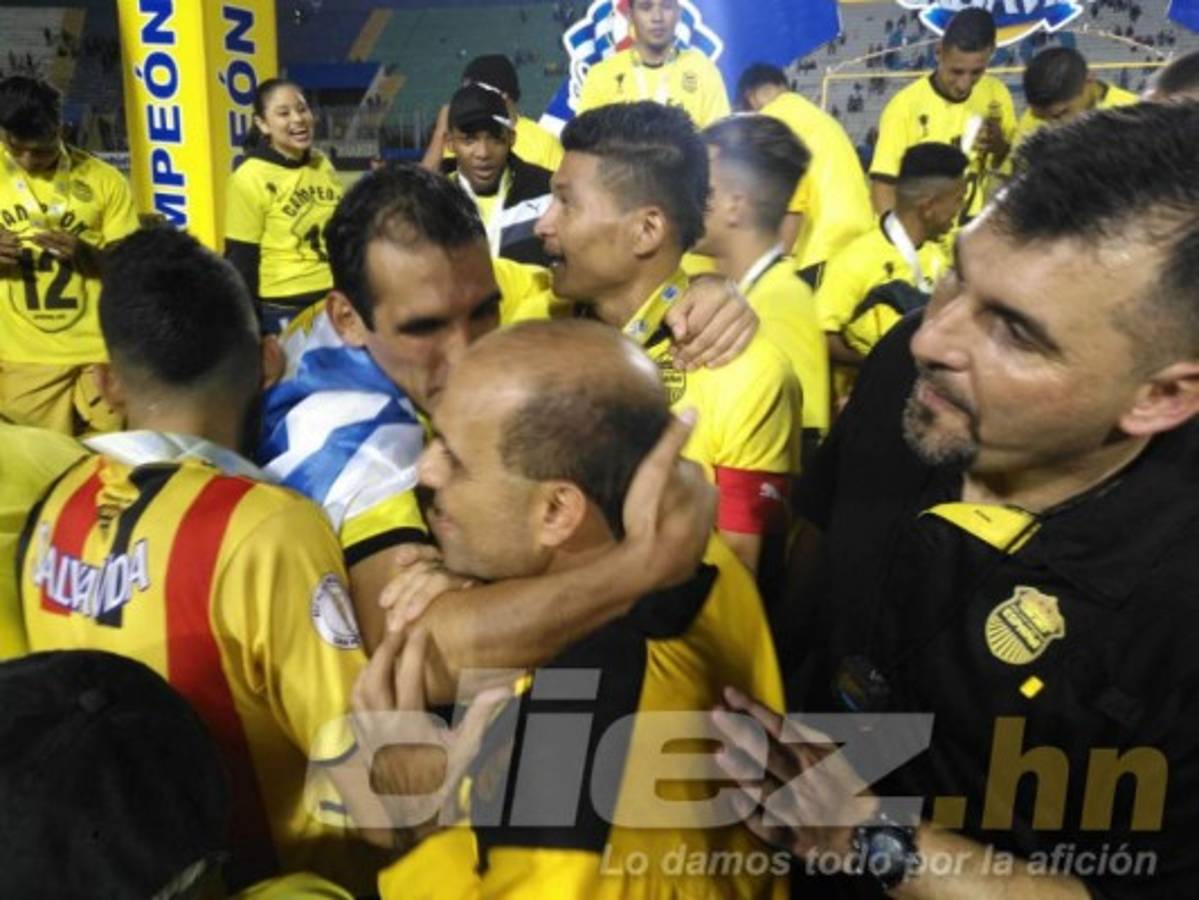 NO VISTE EN TV: El llanto de Rubilio, la fiesta en el campo y el pasillo aurinegro