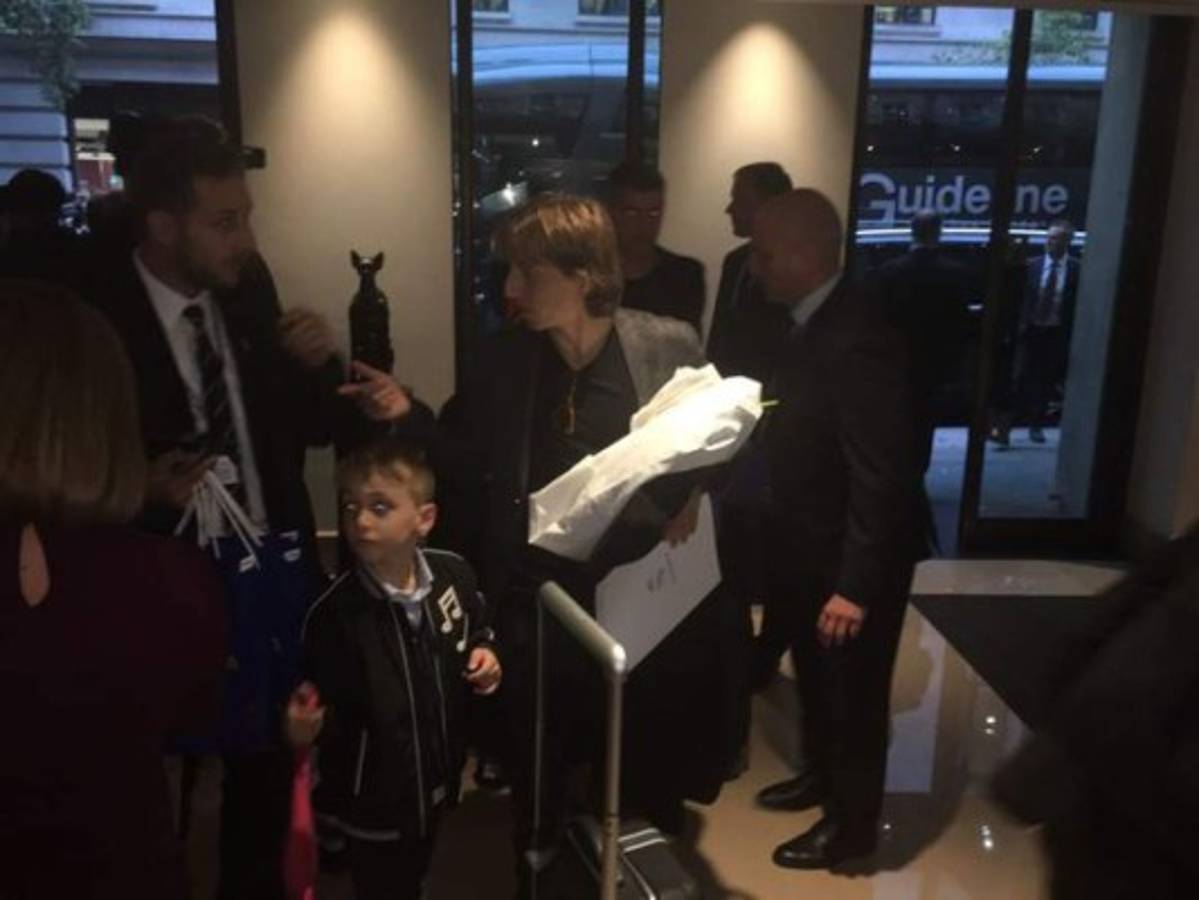 Las otras imágenes que dejaron los Premios 'The Best' y que no viste