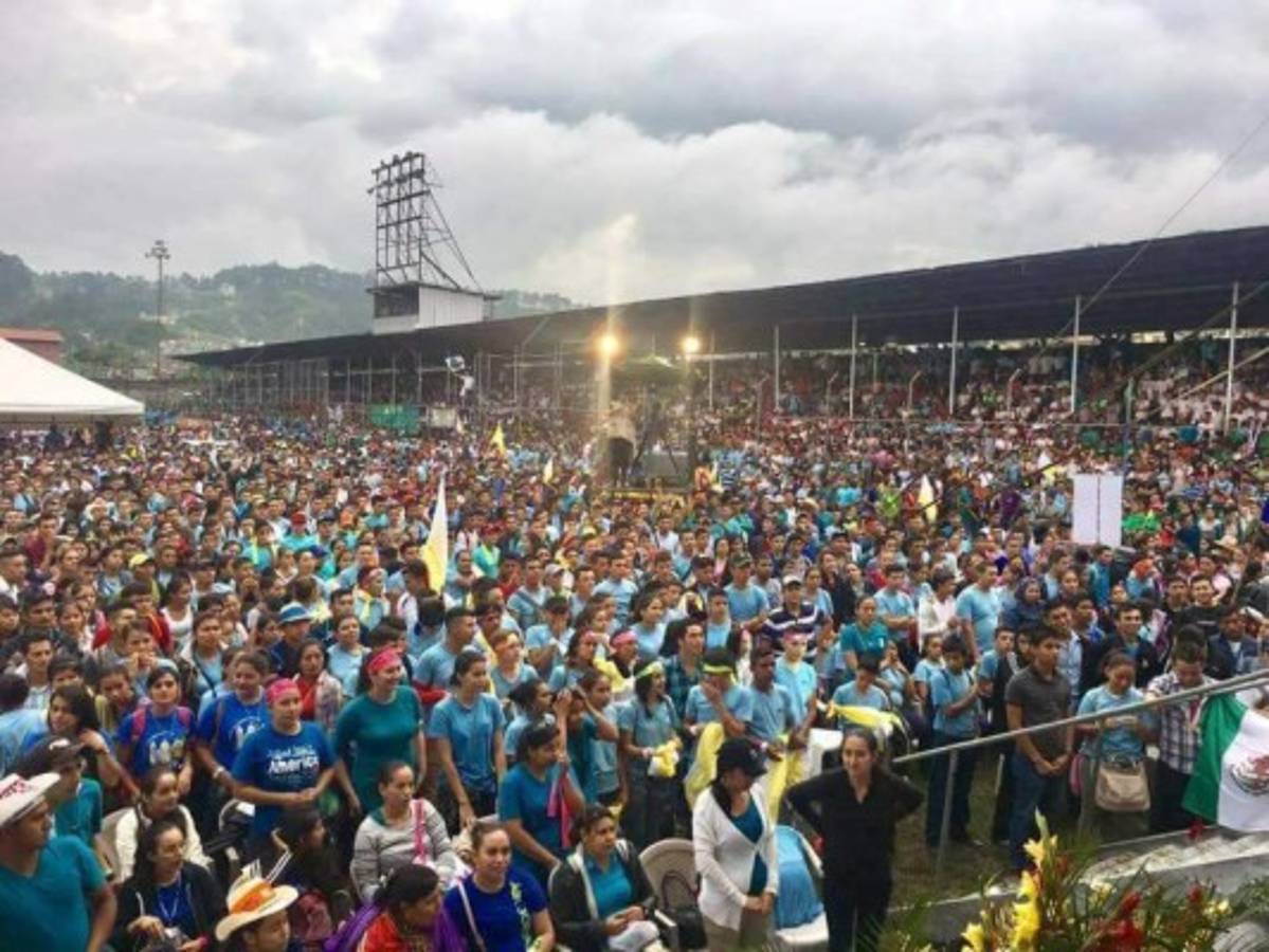 Estadio Sergio Reyes en Santa Rosa de Copán queda destruido tras un evento