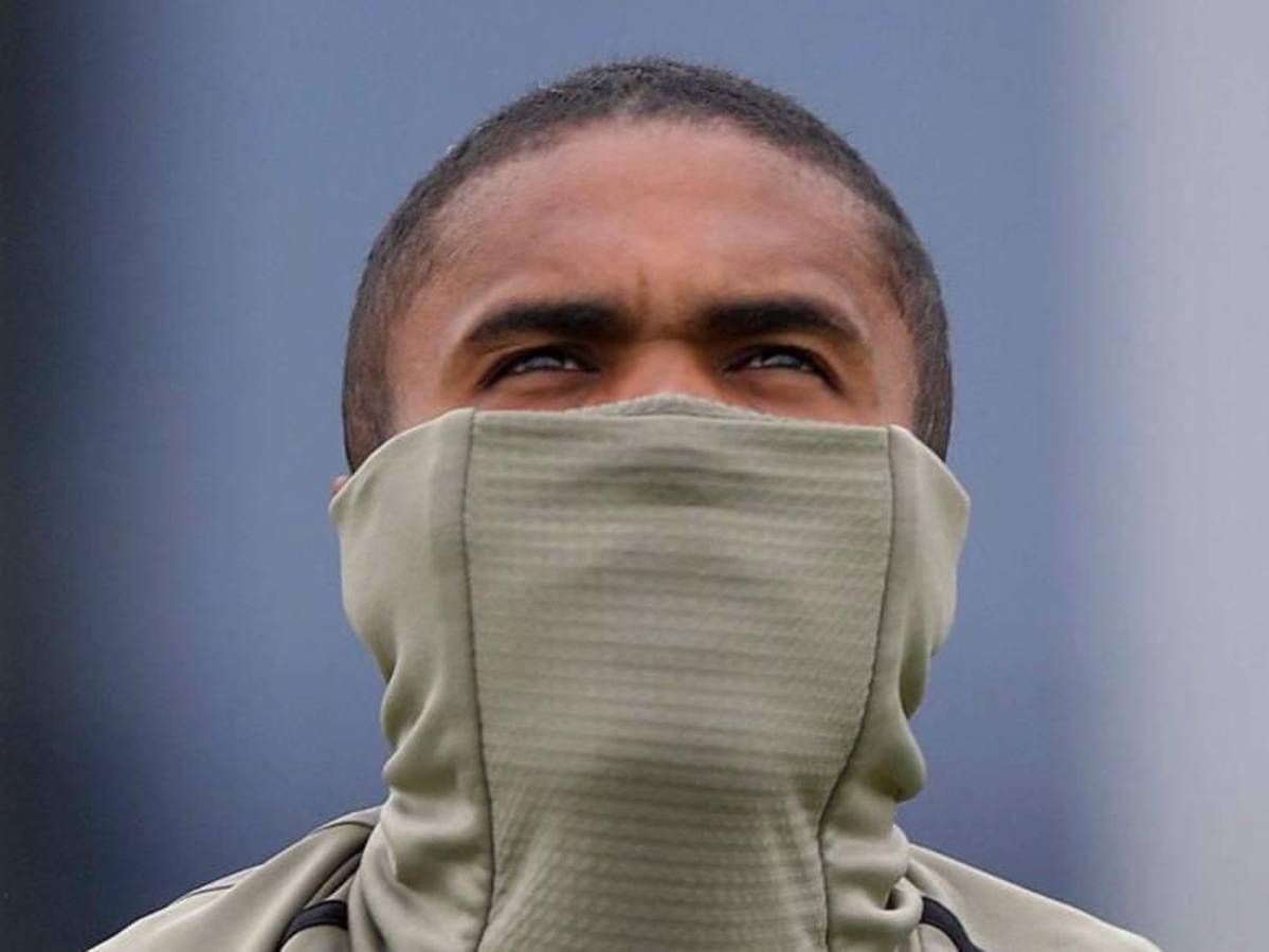 De ser un reconocido futbolista brasileño a vender contenido en OnlyFans y esta fue la reacción de su esposa