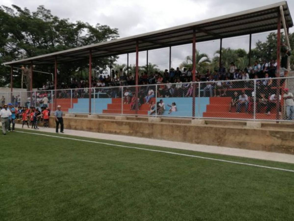 Inauguran un bonito estadio en el municipio de El Porvenir, Francisco Morazán