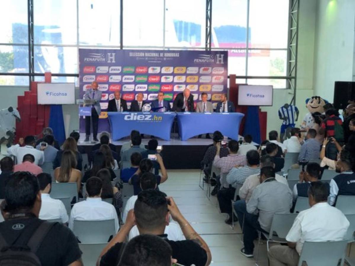 ¿Por qué el 22? Las imágenes de la presentación de Fabián Coito con Honduras