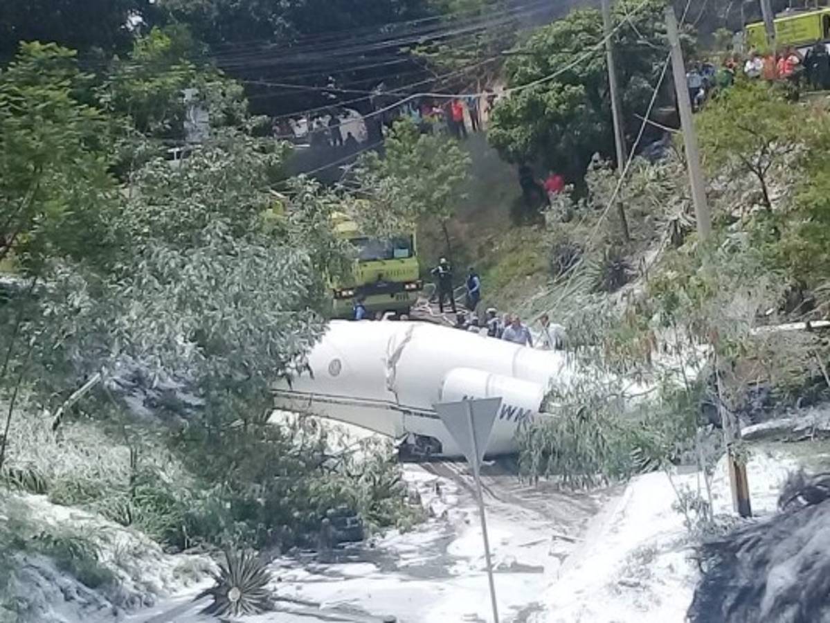 FOTOS: Impactantes imágenes del avión que se salió de la autopista en el aeropuerto Toncontín