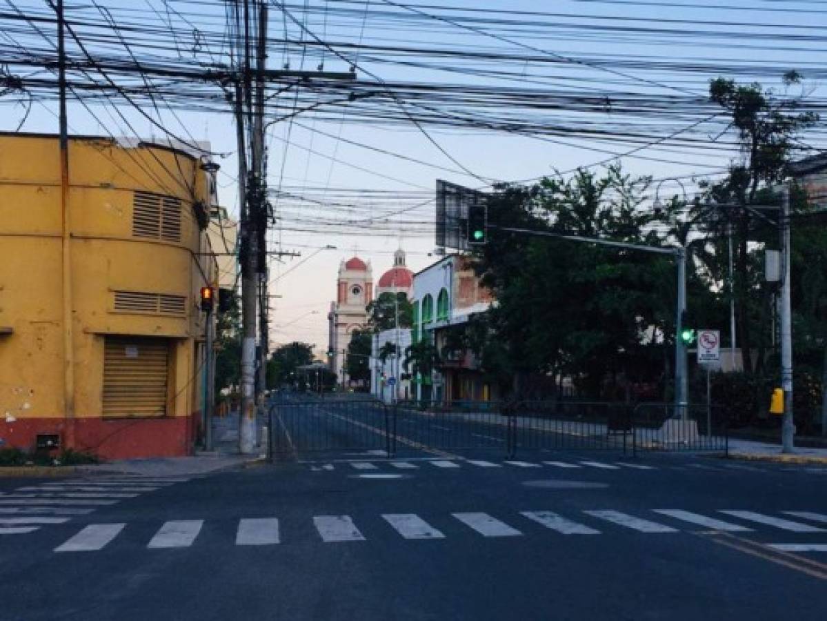 ¡Calles solitarias y vallas! Así luce San Pedro Sula durante toque de queda absoluto