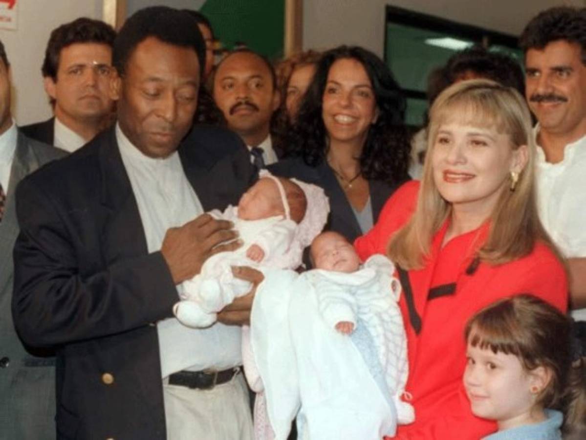 Las novias de Pelé.
