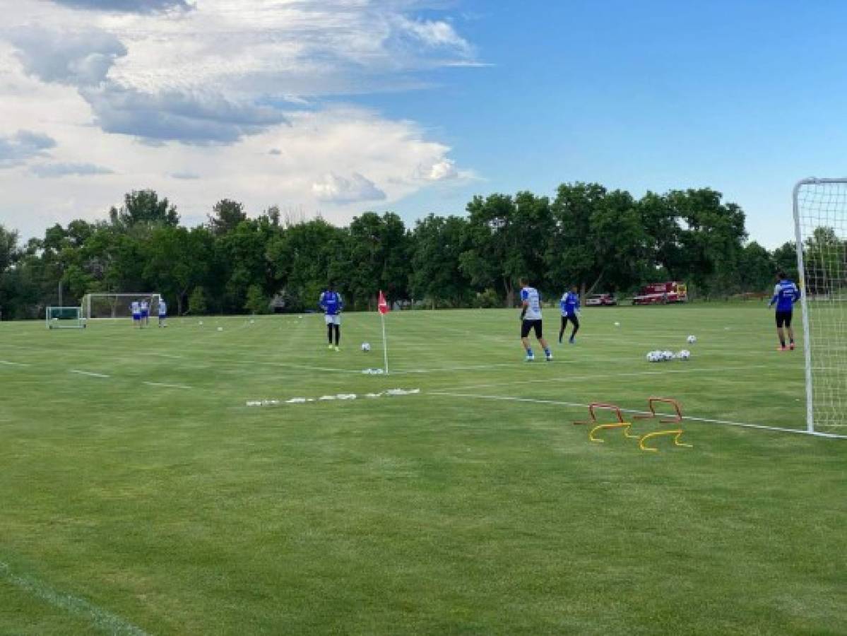 Último entreno de Honduras en Denver: charla entre Elis y Coito, competencia en el arco y, ¿Rivas lesionado?