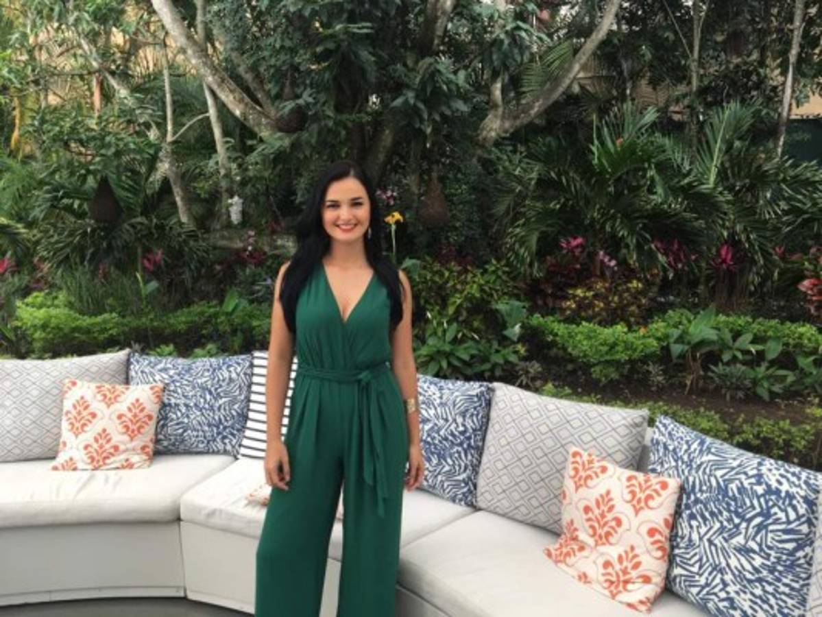 ¡El otro clásico centroamericano! Las bellas periodistas de Costa Rica y Honduras  