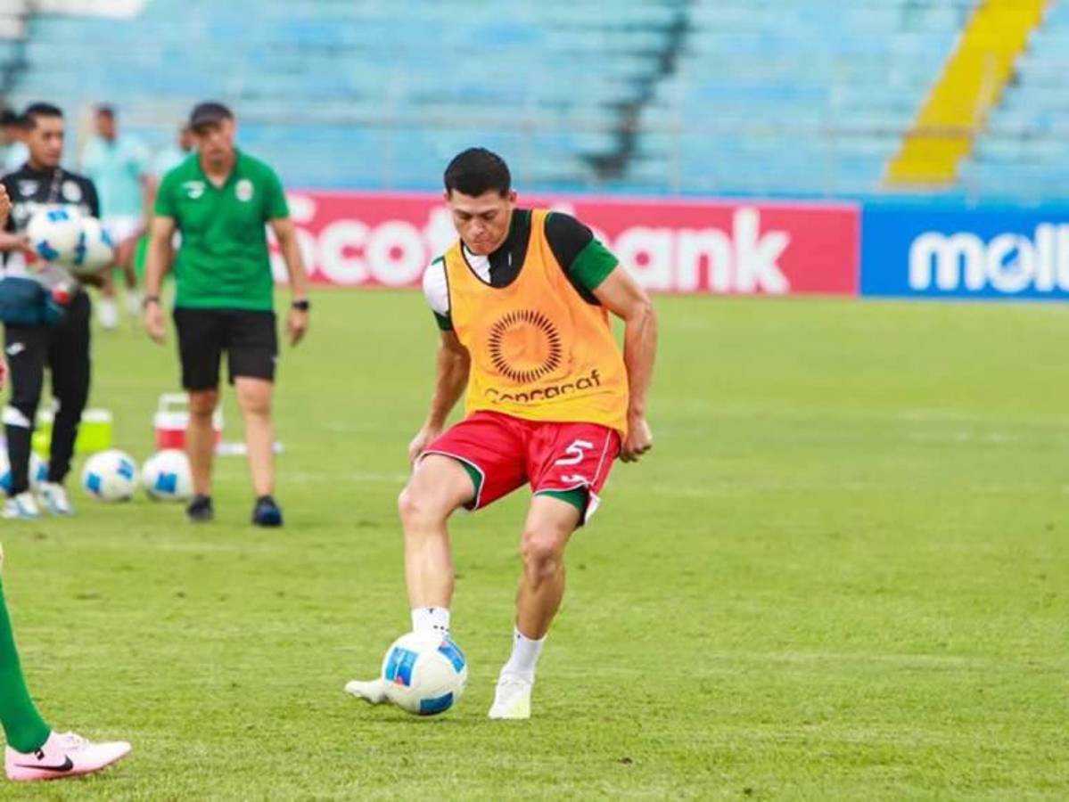Francisco “Chelito” Martínez sorprende y se casó antes del partido de vuelta del repechaje ante Olancho FC