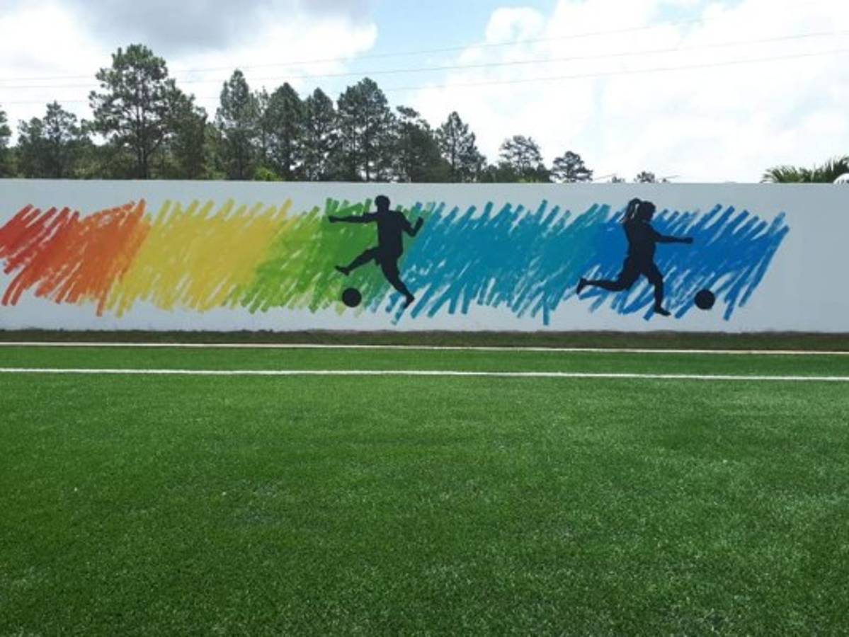 ¡Bonito y moderno! Así es el estadio que se inauguró en Campamento, Olancho