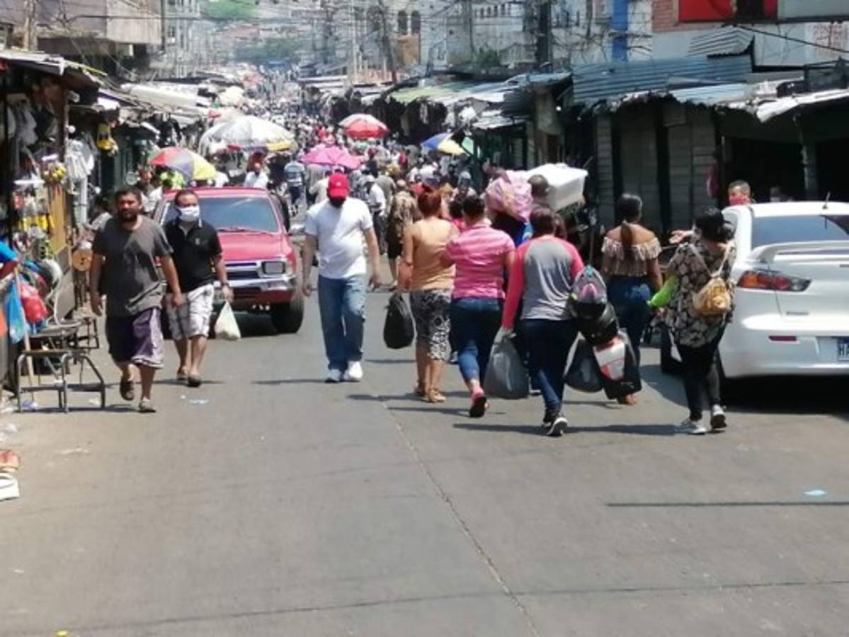 Fotos: Bancos y mercados abarrotados en plena crisis de coronavirus en Honduras