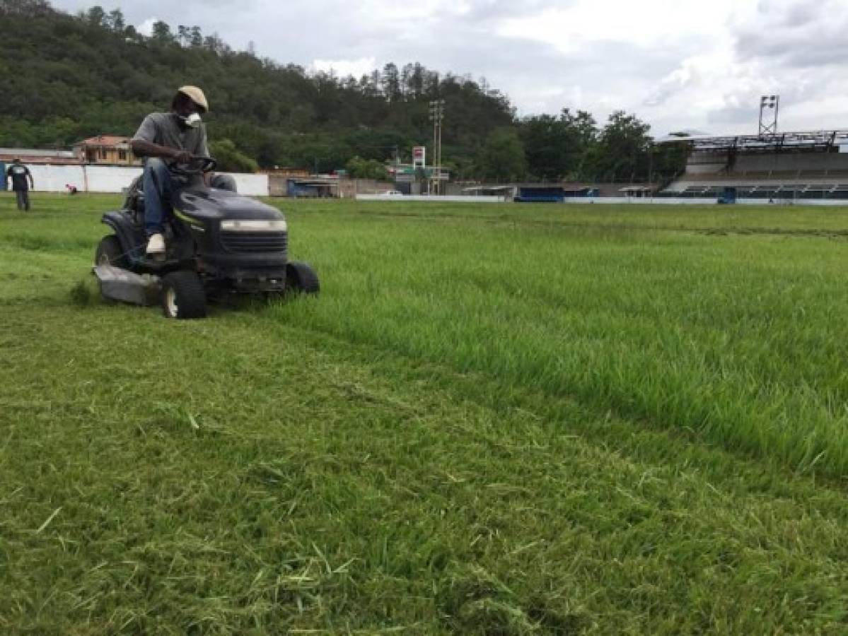 ¡Enorme cambio! Hace unos días lucía deplorable, hoy así luce la cancha del Argelio Sabillón