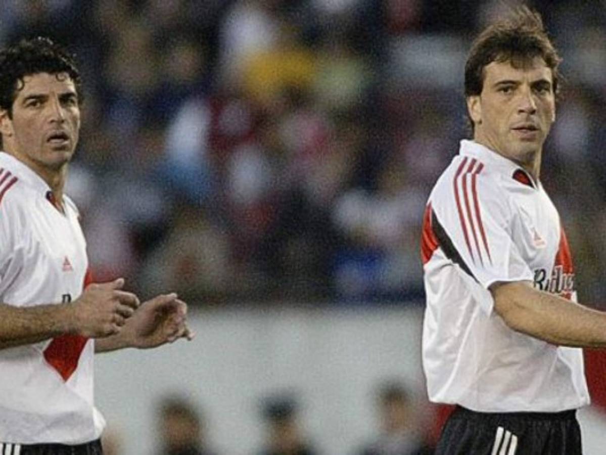 TOP: ¡Futbolistas que robaron la mujer a su compañero de equipo!  