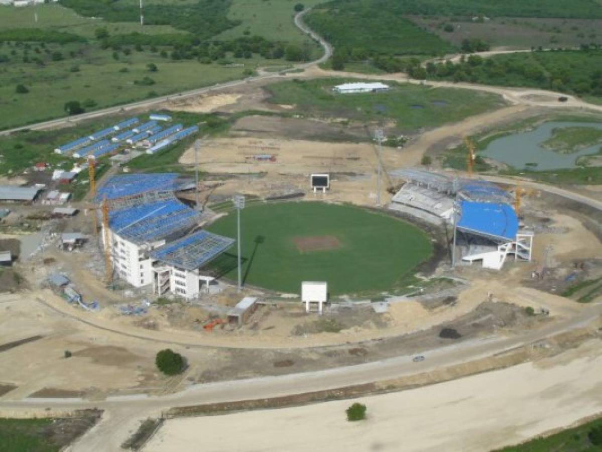 ¿Mejores que en Honduras? Los humildes, pero bonitos estadios en el Caribe