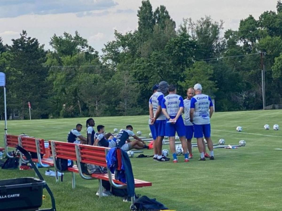 Último entreno de Honduras en Denver: charla entre Elis y Coito, competencia en el arco y, ¿Rivas lesionado?