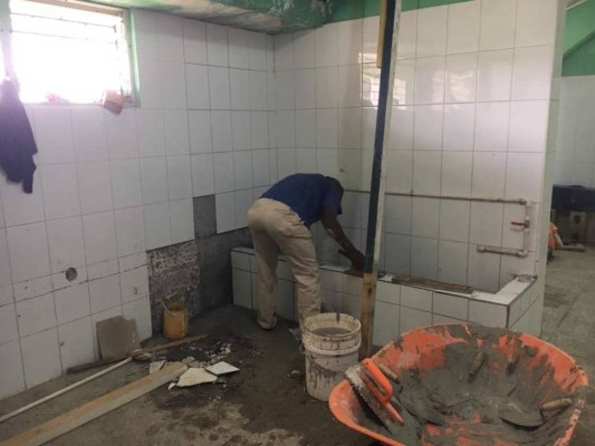 Así embellecen el estadio Excélsior de Puerto Cortés para Liga Concacaf