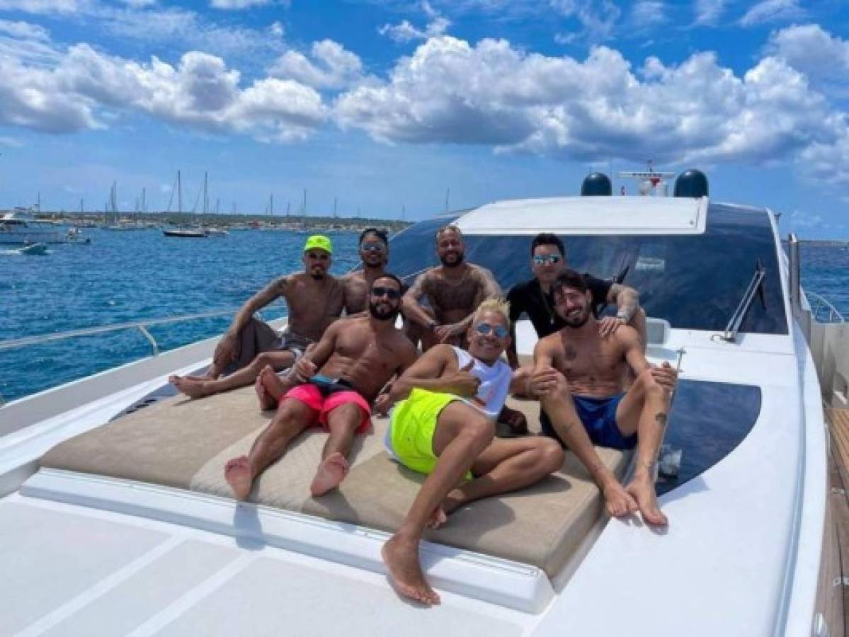 Así es el lujoso Funky Town, el yate que Neymar alquila en Ibiza por 66.000 euros la semana