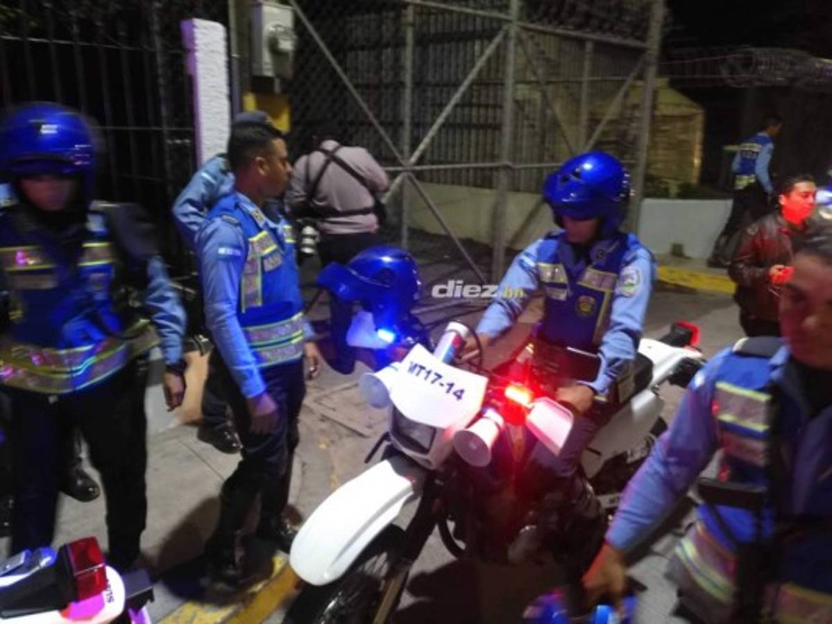 EN FOTOS: El traslado del cuerpo de Rafael Ferrari a la funeraria