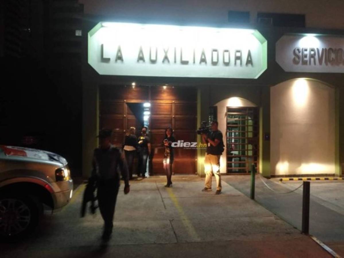 EN FOTOS: El traslado del cuerpo de Rafael Ferrari a la funeraria