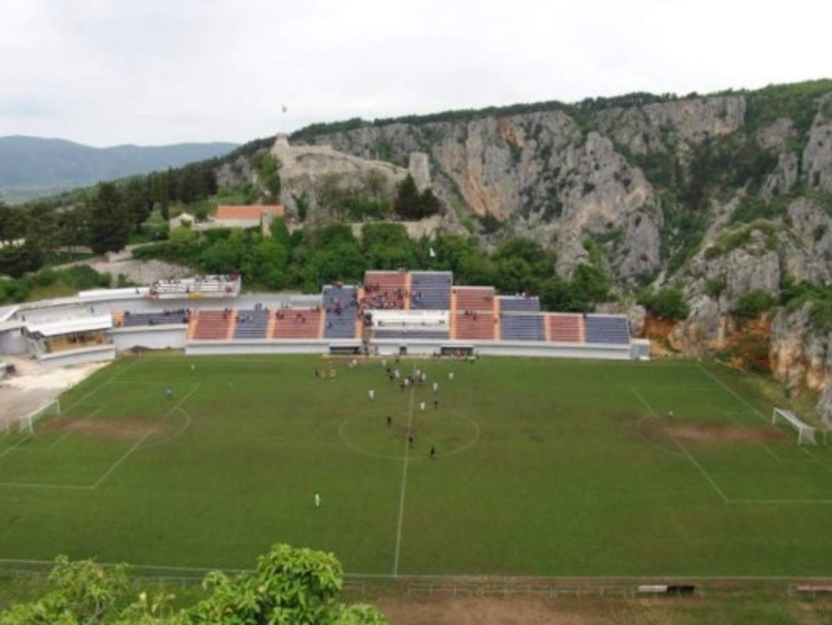 Desde Centroamérica hasta China: Los estadios de fútbol más extraños del mundo