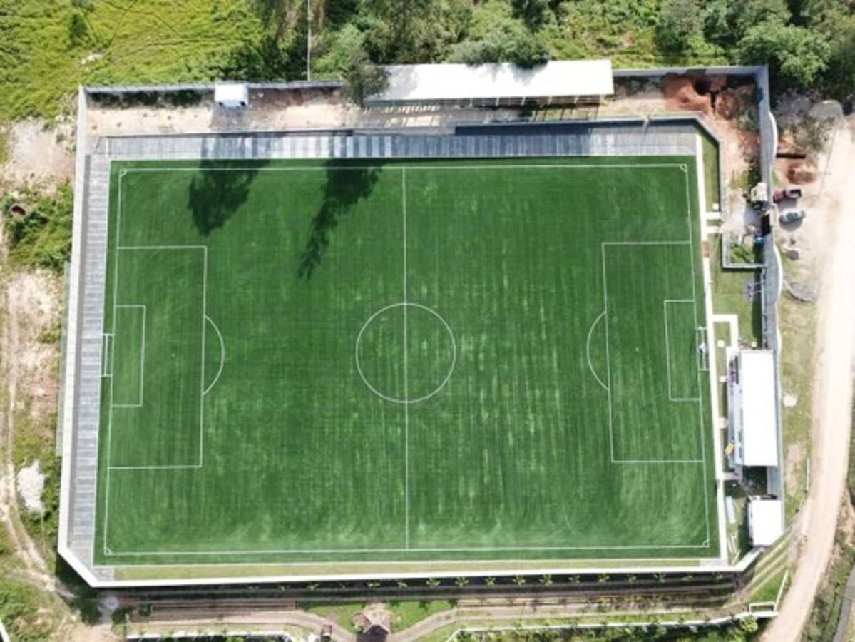 ¡Bonito y moderno! Así es el estadio que se inauguró en Campamento, Olancho