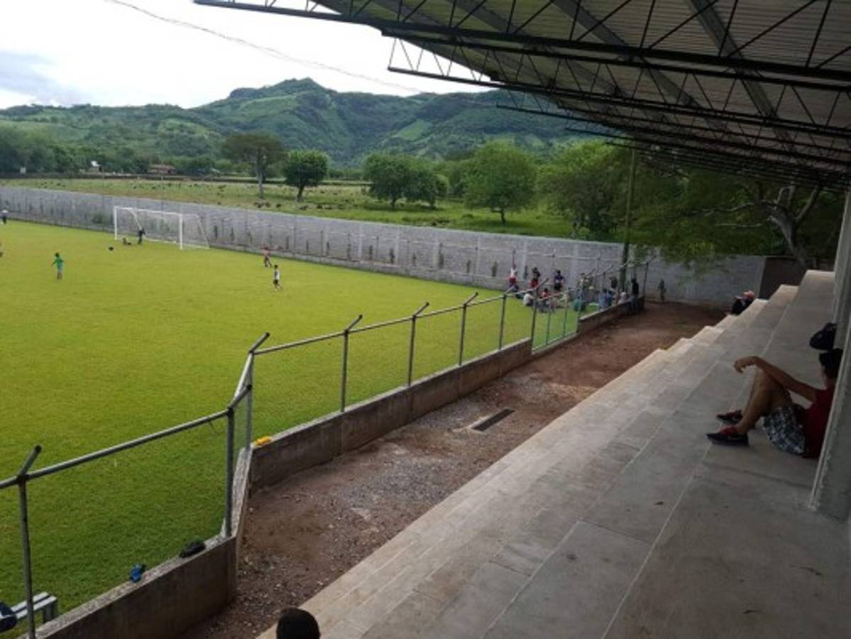 ¡Qué bonito! Así quedó el estadio de Orocuina que será estrenado este sábado