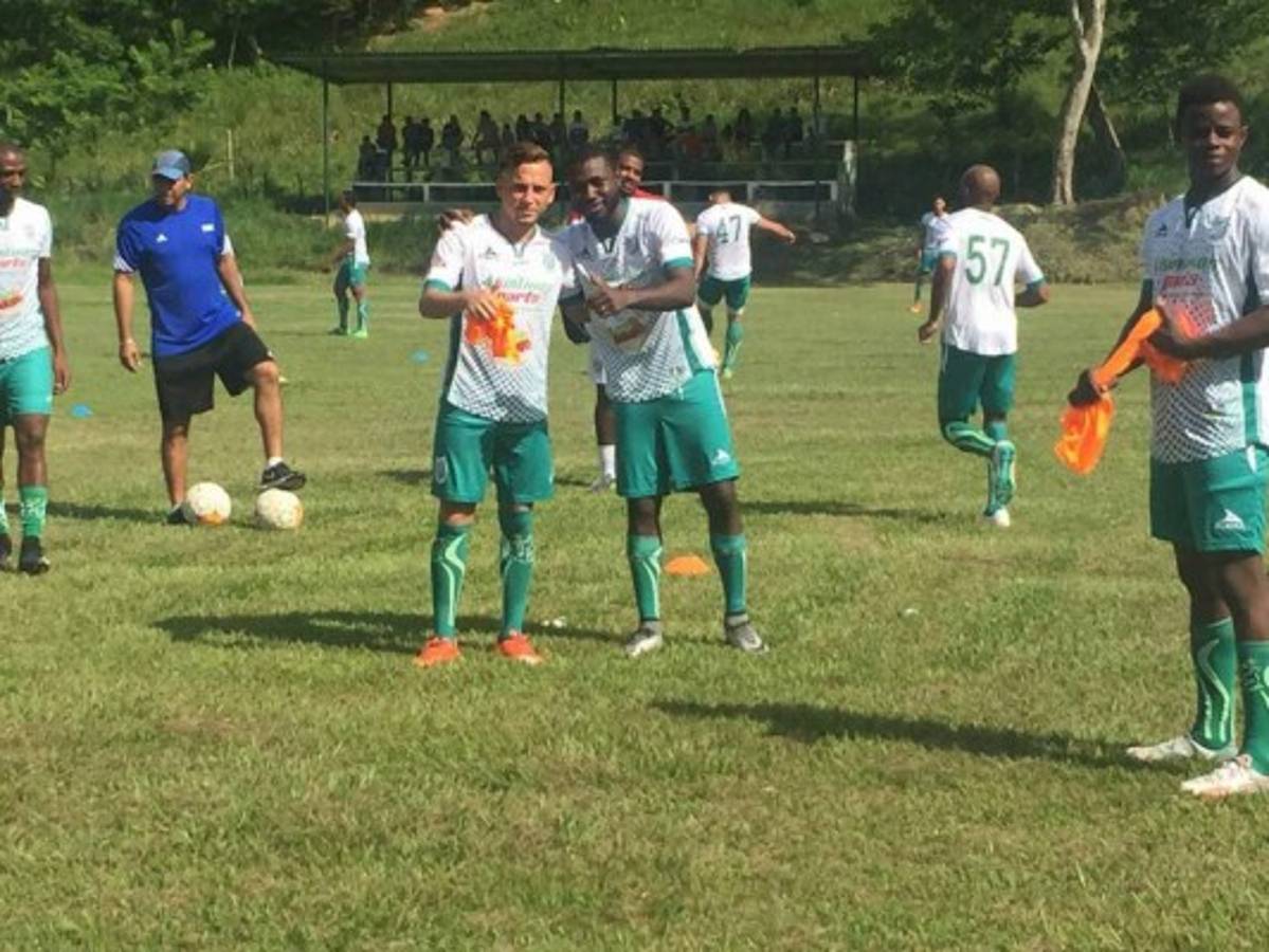 FOTOS: La última locura del Ñangui y Héctor Vargas desata la risa de sus jugadores