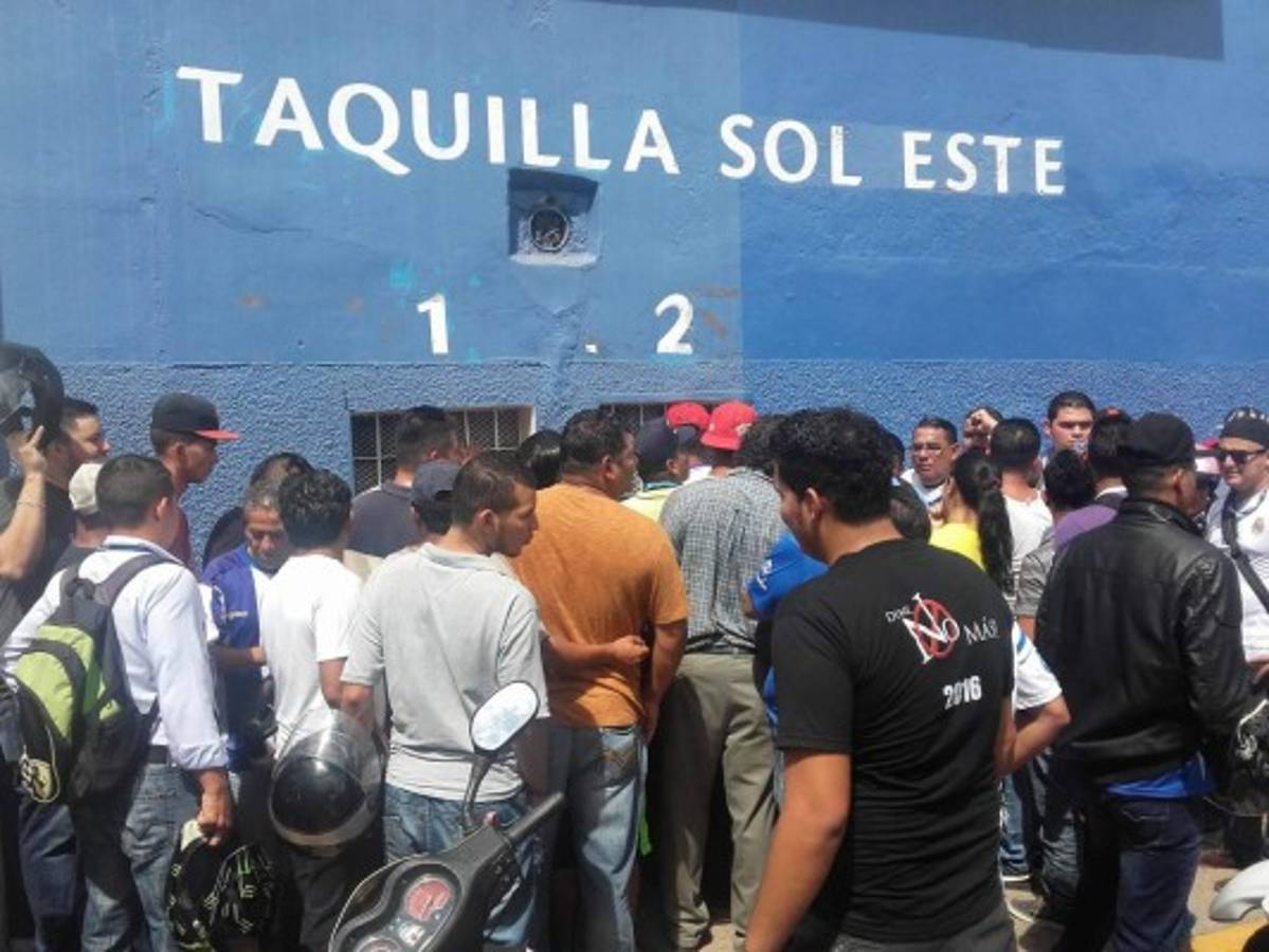 Locura en las taquillas del Nacional por los boletos para ver el juego ante Pachuca
