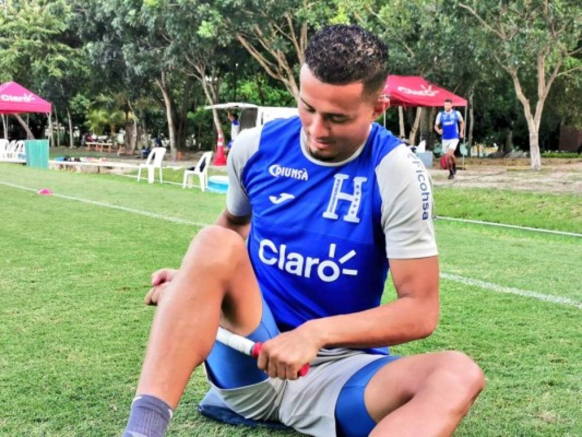 ¡A puerta cerrada, con charla y mucha táctica, la Bicolor está por cerrar su preparación para la Copa Oro!