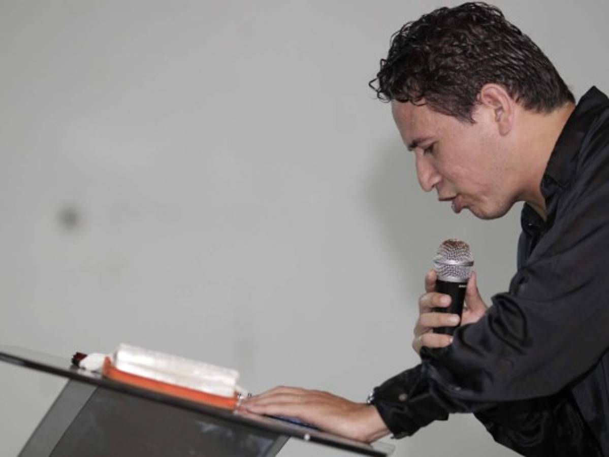 Jugadores y técnicos hondureños que sirven a Dios en sus iglesias