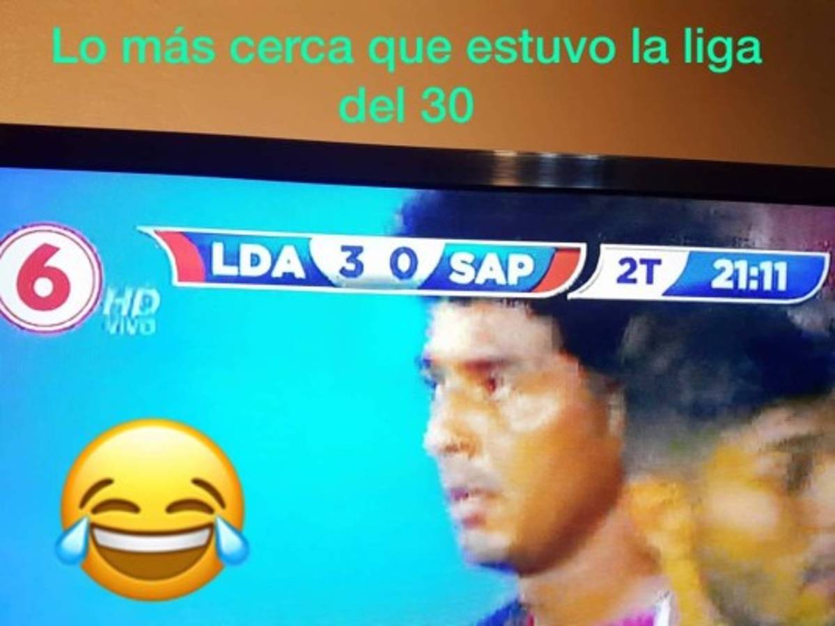 ¡Memes para morir de risa! Jonathan McDonald fue héroe y villano del clásico tico