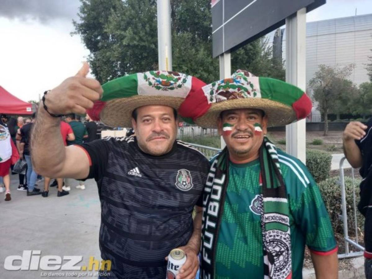 La hondureña que lloró con el himno: El espectacular ambiente en el State Farm Stadium de Arizona