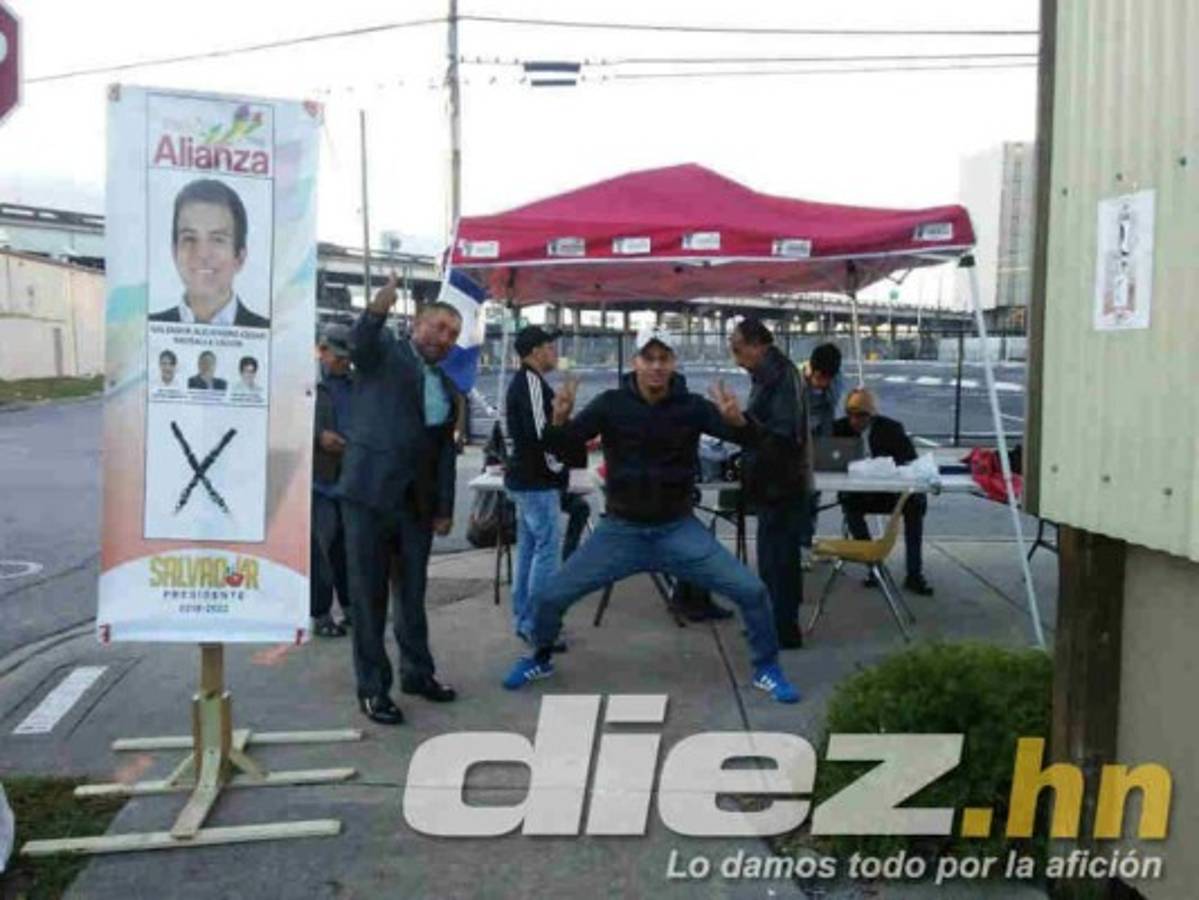 Curiosas: Urnas llevadas a caballo, alcalde se pone a bailar y niños la sensación