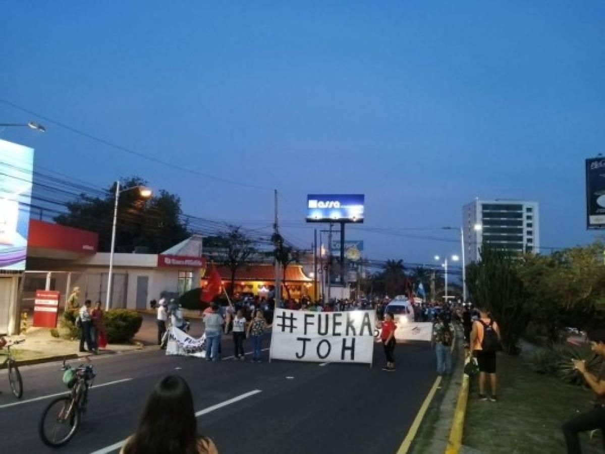 FOTOS: Hondureños salen a protestar en varias ciudades del país