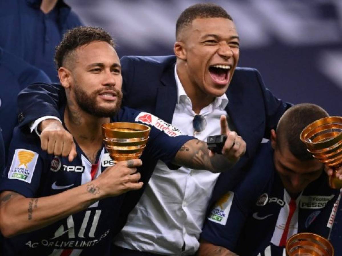 Grito de título de Keylor Navas, la selfie de Neymar y Mbappé sin muletas: Así festejó PSG la Copa de Francia