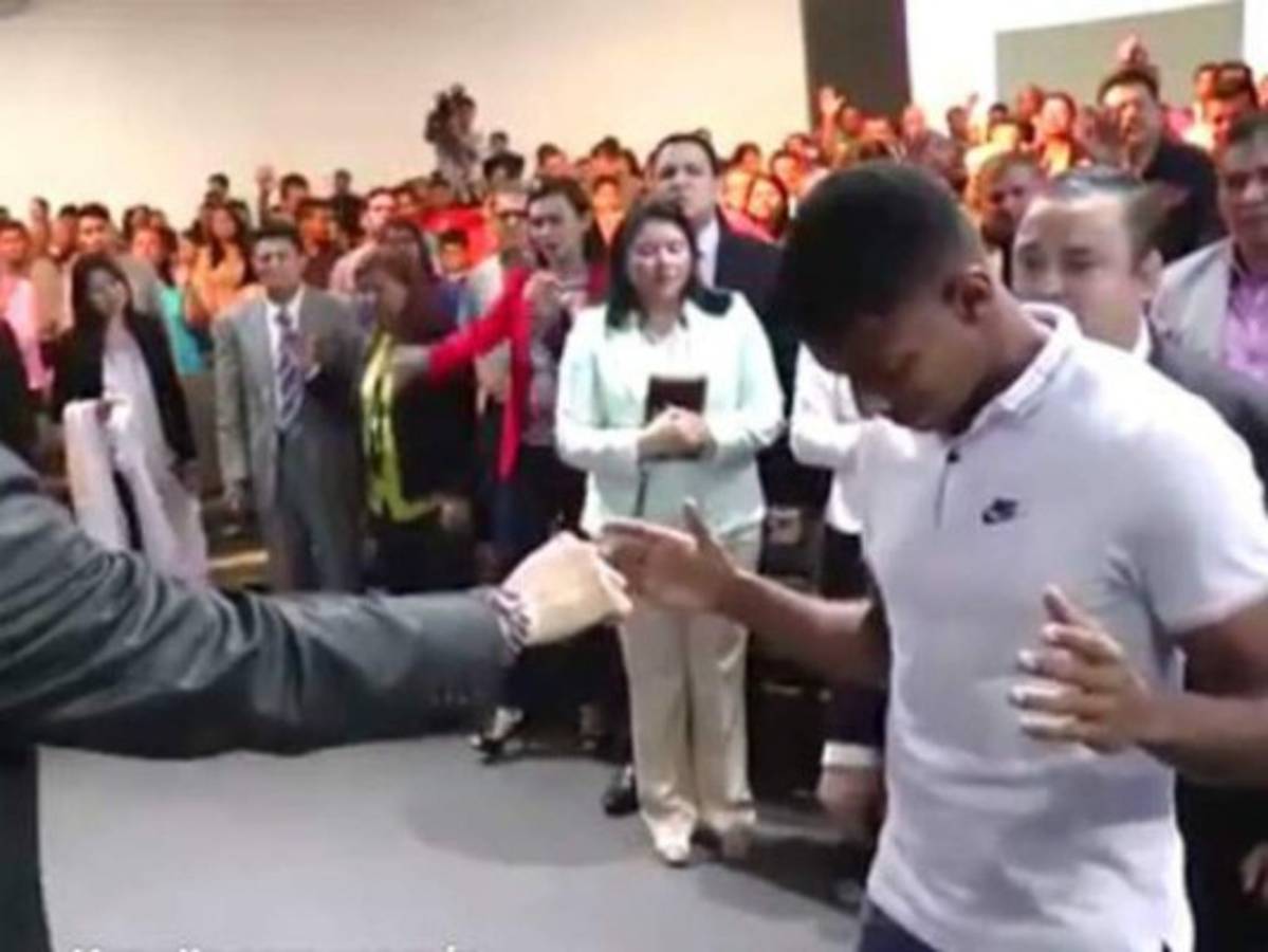 Pastores y sacerdote: Los futbolistas hondureños que entregaron su vida a Dios