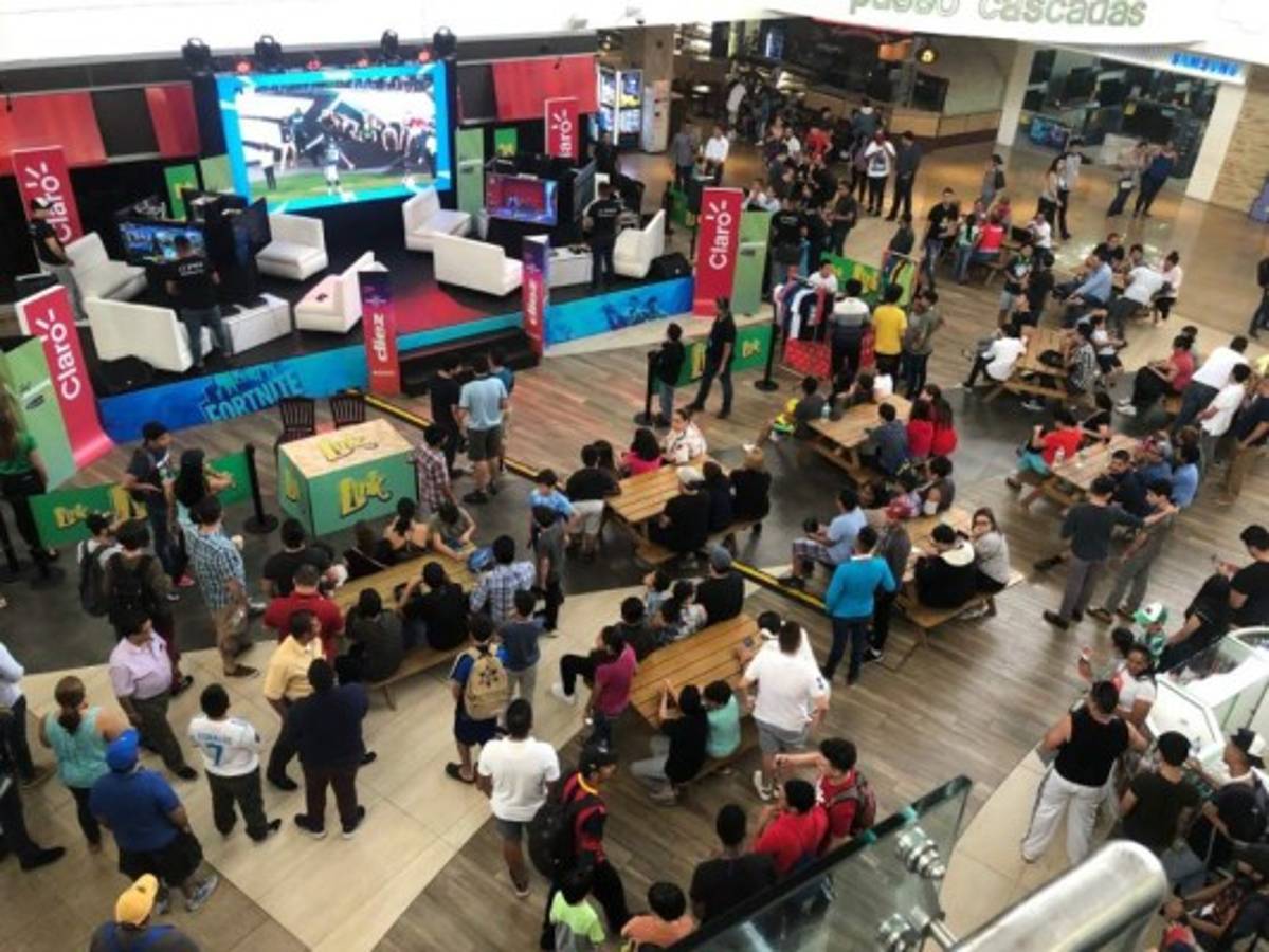 ¡Ambientazo! Así se vivió el arranque del torneo Fornite-DIEZ en Tegucigalpa