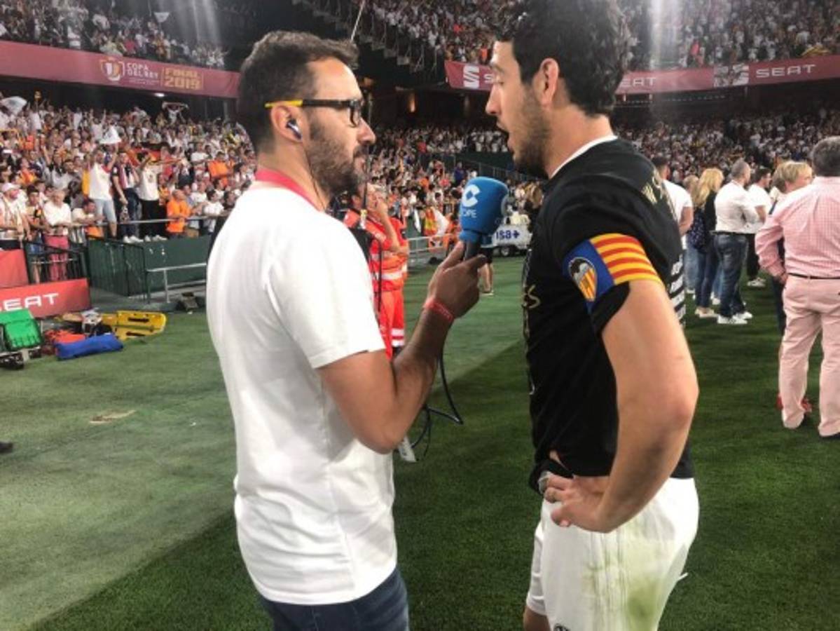 No se vio por TV: La loca celebración del Valencia y la vergüenza de Messi y Piqué