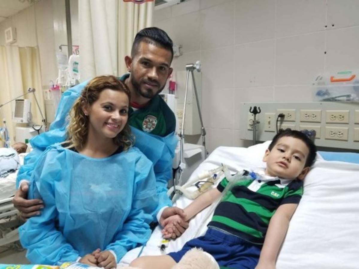 El enorme gesto de jugadores de Marathón con un niño hospitalizado