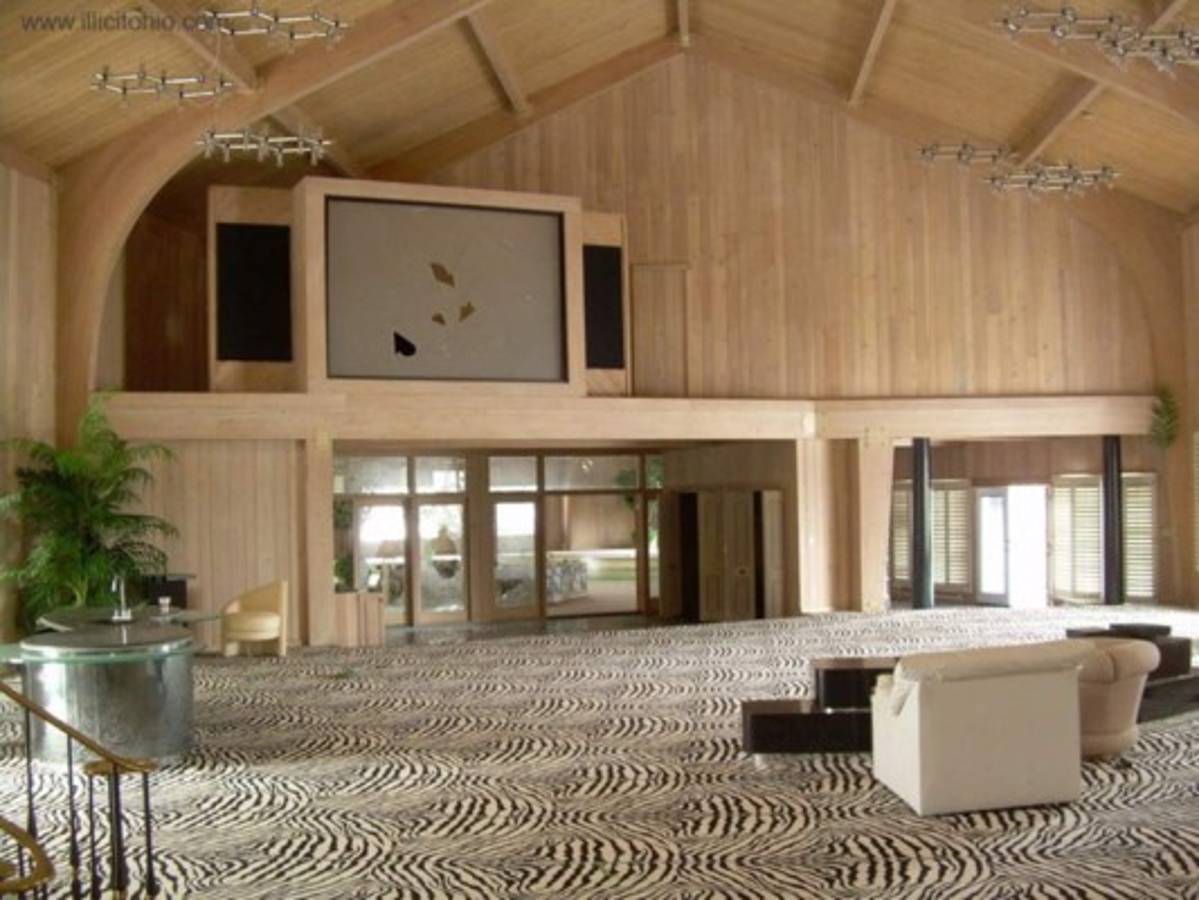 Así luce la impresionante mansión abandonada de Mike Tyson