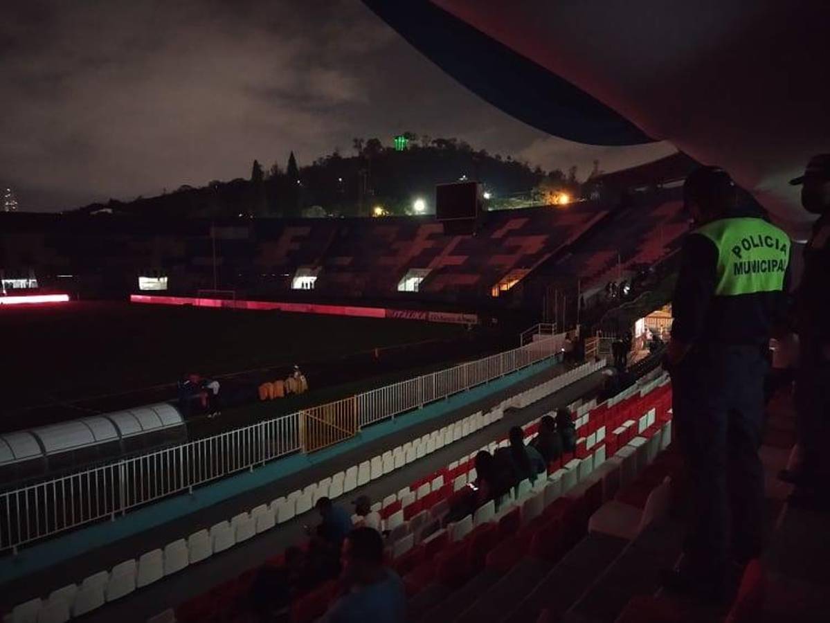 ¿Qué pasó en el Nacional previo al Motagua-Real Sociedad? El detalle de Kevin Álvarez con aficionado en el Excélsior