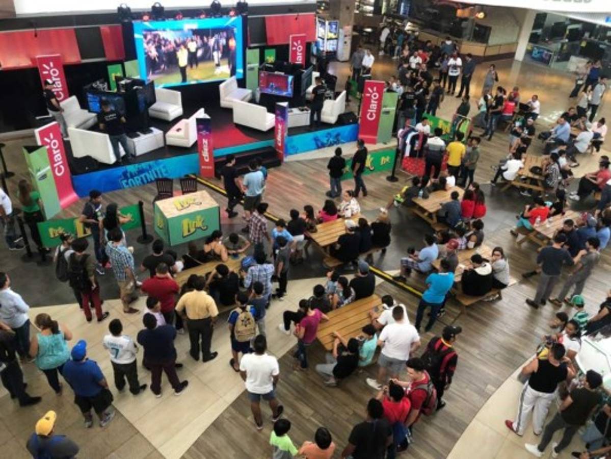 ¡Ambientazo! Así se vivió el arranque del torneo Fornite-DIEZ en Tegucigalpa
