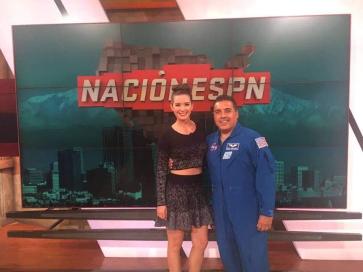 Las once más sexys y despampanantes periodistas de la televisión mexicana