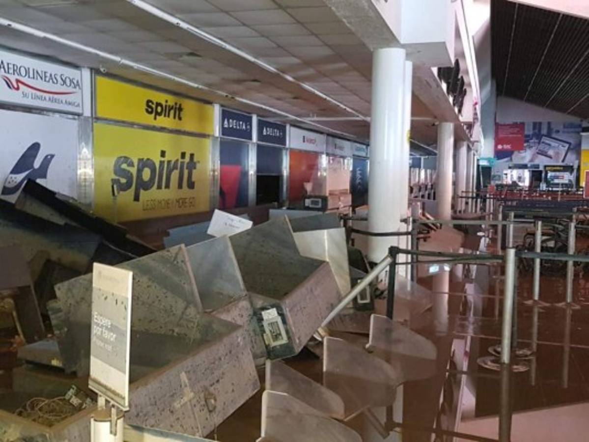 ¿Cuánto tardarán en habilitarlo? Así luce el aeropuerto de San Pedro Sula tras el paso de Eta