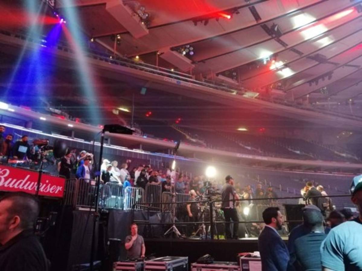 ¡Impresionante! Así es el ambiente previo a la pelea entre Teofimo López y Edis Tatli