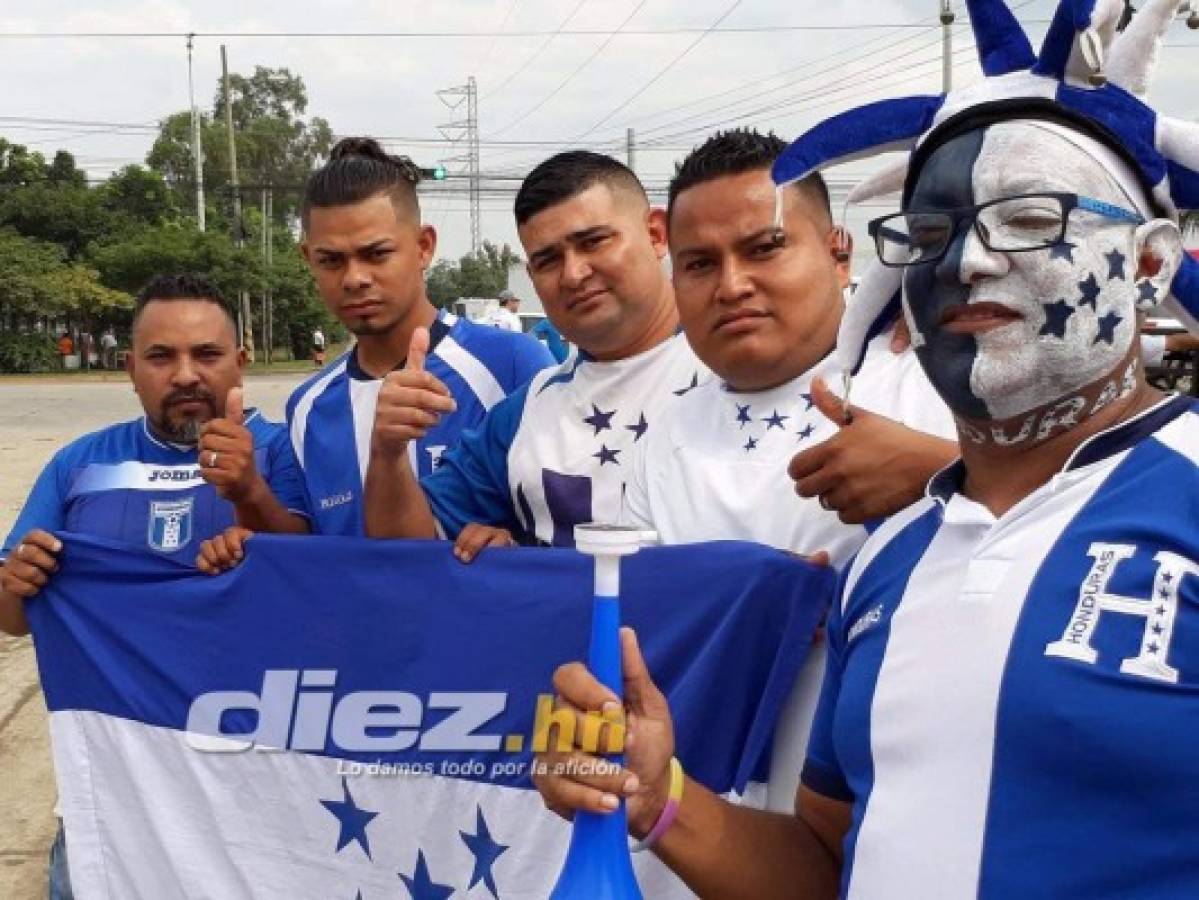 ¡CON AFICIÓN AUSTRALIANA! El ambientazo que se está viviendo en las afueras del estadio Olímpico