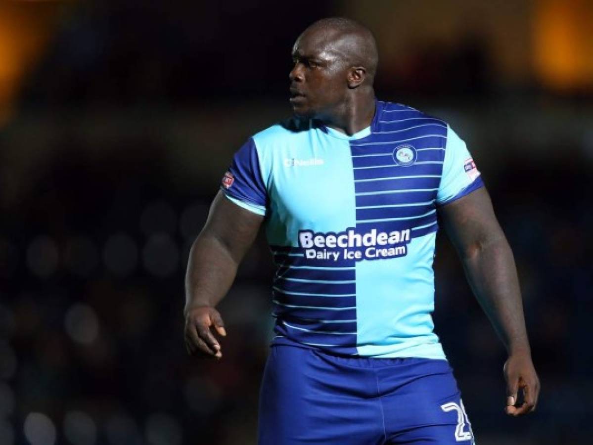 Akinfenwa, el futbolista más fuerte del mundo, quiere pelear en la WWE: ''Solo puede haber una bestia''