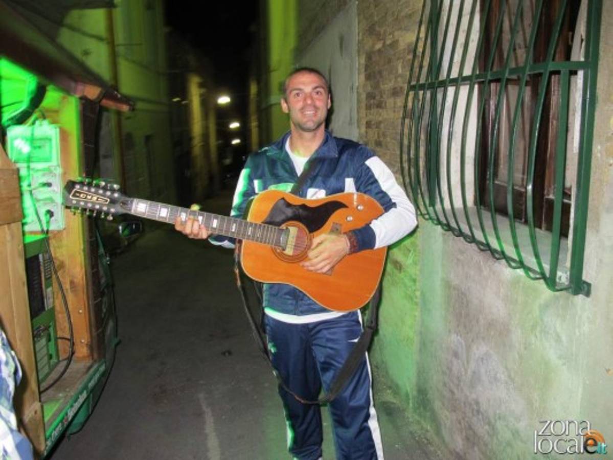 ¡Así mató futbolista italiano a verdugo de su esposa!