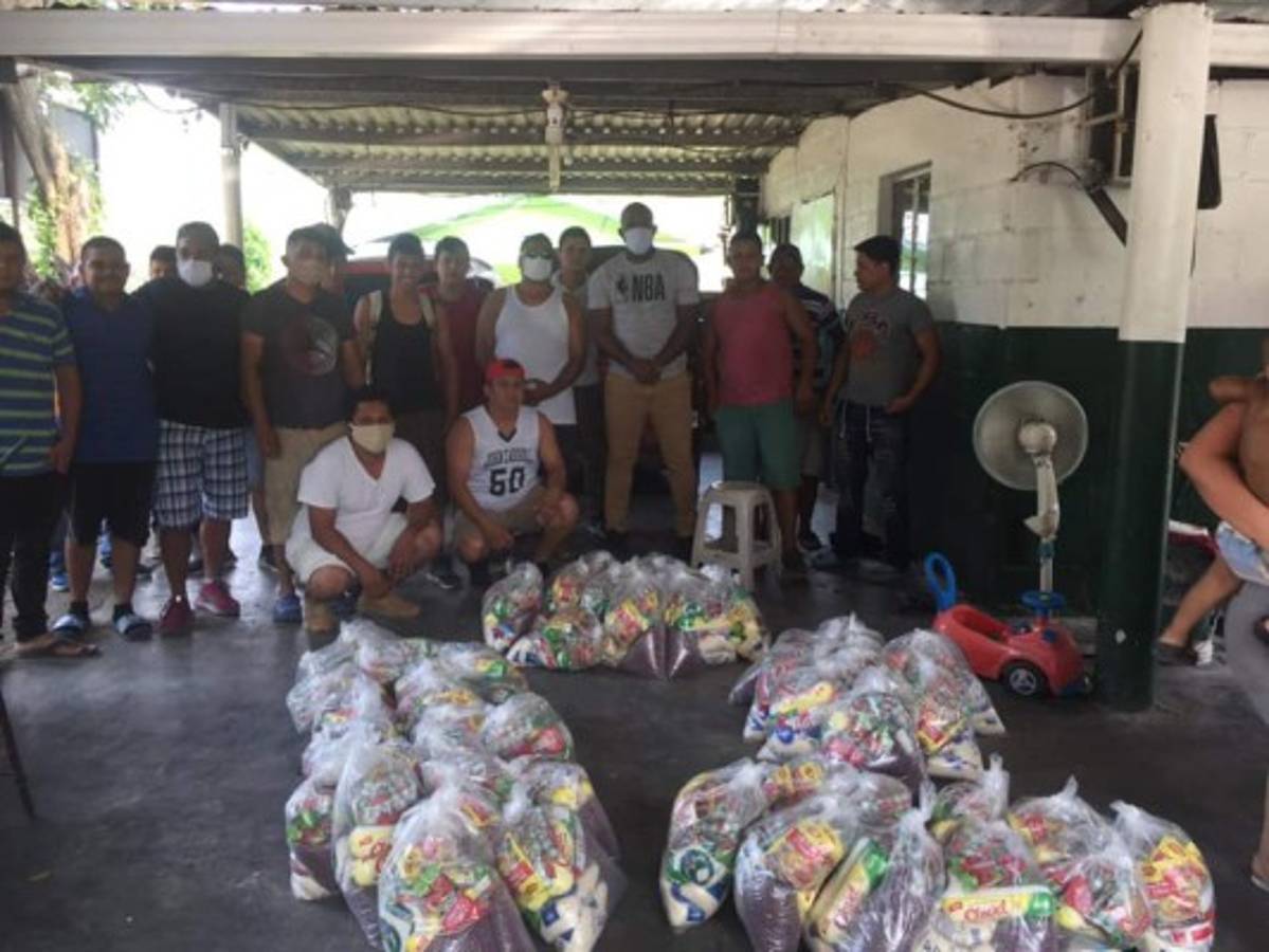 ¡Por tierra y por mar! Osman Chávez reparte alimentos en los pueblos garífunas