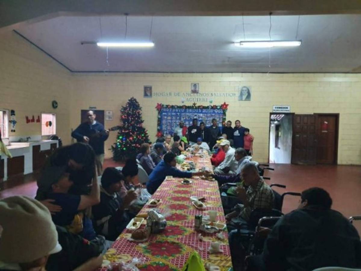 Romell Quioto y su gesto con asilo de ancianos donde está recluido exgloria del Olimpia y Selección de Honduras