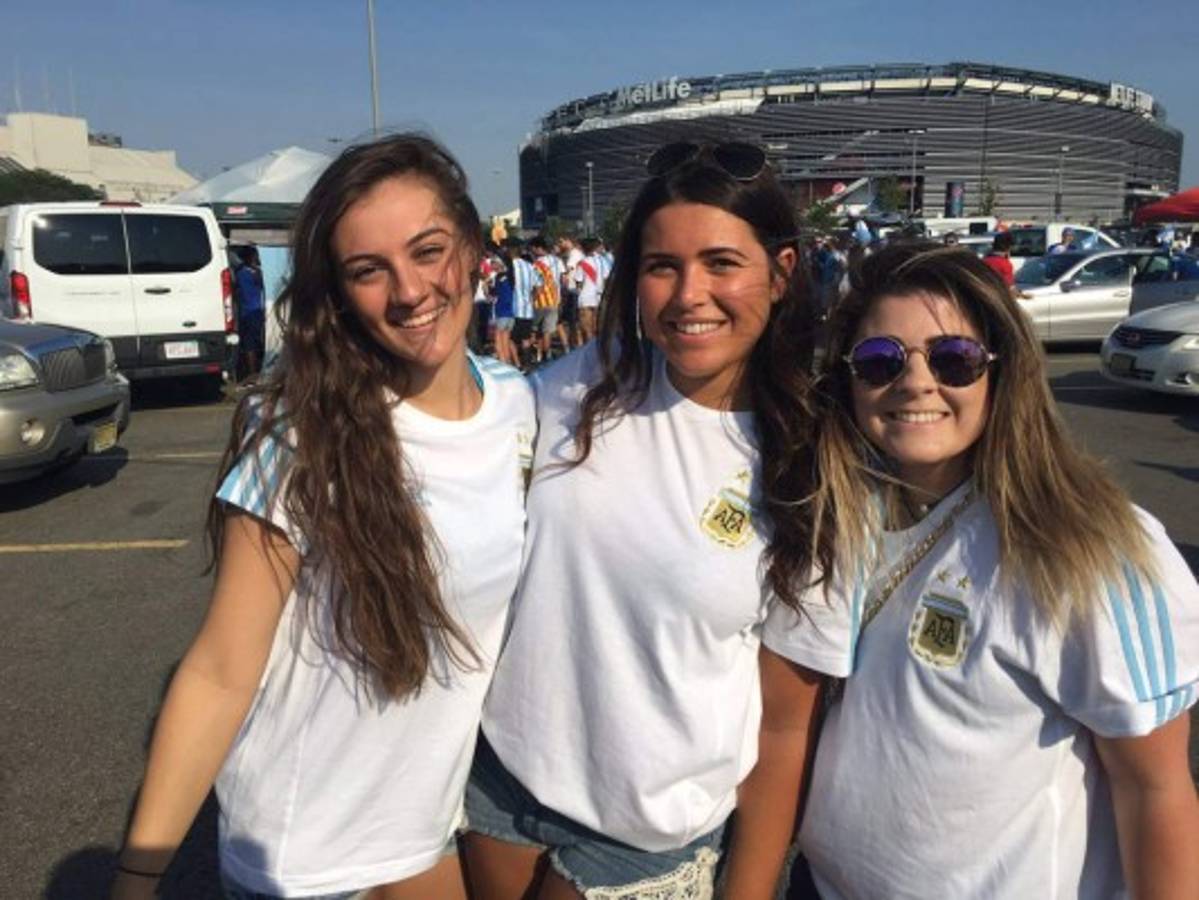 ¡Ambiente espectacular! de argentinos y chilenos previo a la final de la Copa América